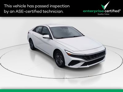 2024 Hyundai Elantra SEL IVT — front three-quarter view
