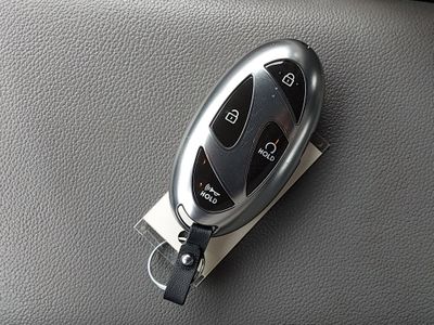 2024 Hyundai Elantra — photo 15 view