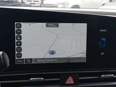 2024 Hyundai Elantra — photo 17 view