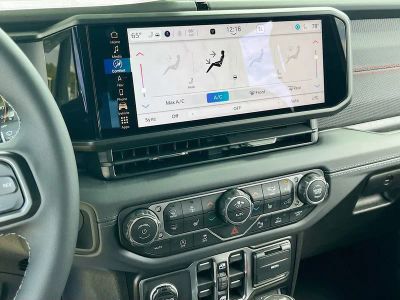 2026 Jeep Wrangler — photo 16 view