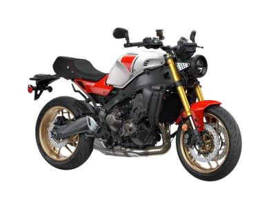2026 Yamaha XSR900 — front three-quarter view