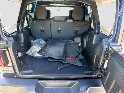 2022 Jeep Wrangler — photo 24 view