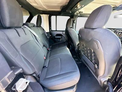 2022 Jeep Wrangler — photo 25 view