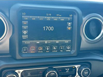 2022 Jeep Wrangler — photo 15 view