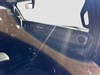 2022 Jeep Wrangler — photo 27 view
