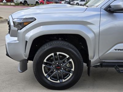 2024 Toyota Tacoma - Photo 6