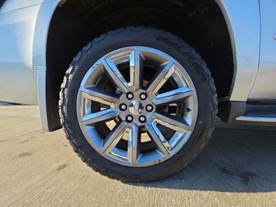 2016 Chevrolet Suburban - Photo 16