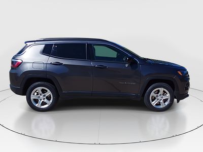 2024 Jeep Compass — photo 8 view