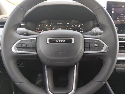 2024 Jeep Compass — photo 13 view