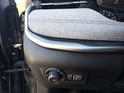 2024 Jeep Compass — photo 12 view