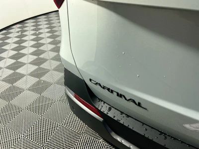 2026 Kia Carnival Hybrid — detail view