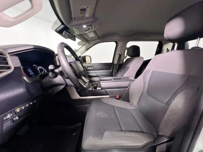 2024 Toyota Tundra — photo 12 view
