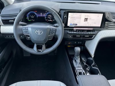 2026 Toyota Camry - Photo 15