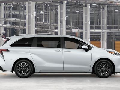 2026 Toyota Sienna — photo 12 view