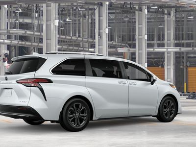 2026 Toyota Sienna — photo 10 view