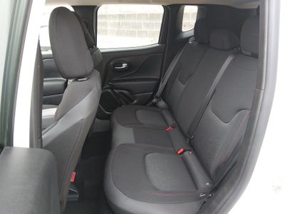 2023 Jeep Renegade - Photo 22