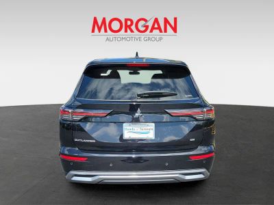 2025 Mitsubishi Outlander — detail view