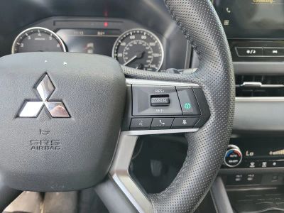 2025 Mitsubishi Outlander — photo 30 view