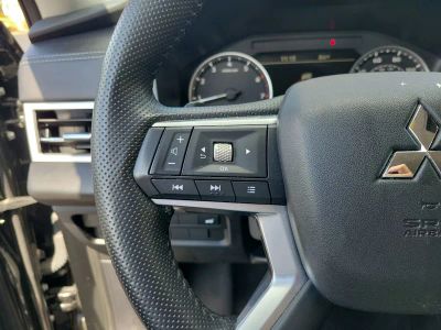 2025 Mitsubishi Outlander — photo 29 view