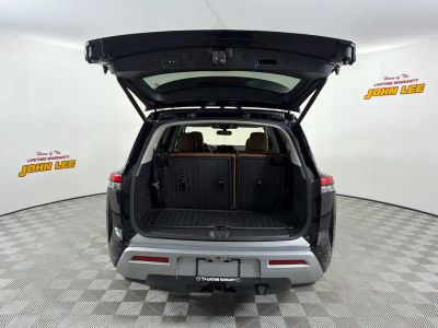 2022 Nissan Pathfinder — detail view