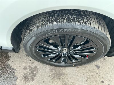 2024 Toyota Venza - Photo 22