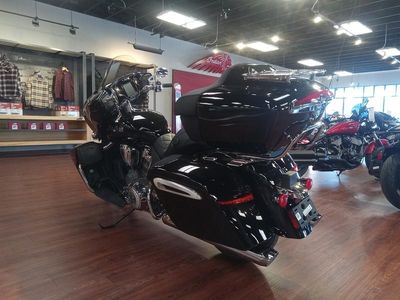 2025 Indian Motorcycle Roadmaster PowerPlus Limited w/PowerBand Audio Black Metallic - Photo 6