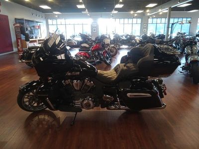 2025 Indian Motorcycle Roadmaster PowerPlus Limited w/PowerBand Audio Black Metallic - Photo 11