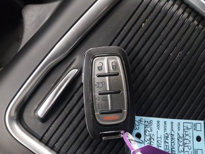 2023 Chrysler Pacifica — photo 15 view
