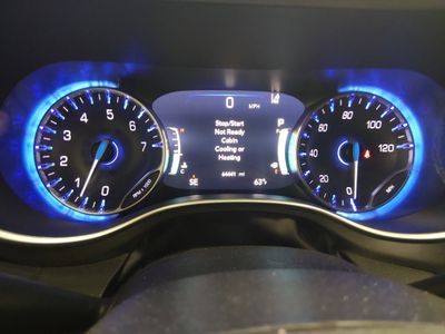 2023 Chrysler Pacifica — photo 14 view