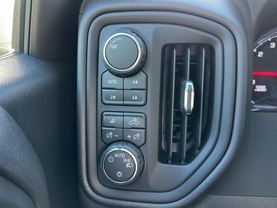 2024 Chevrolet Silverado 1500 — photo 14 view