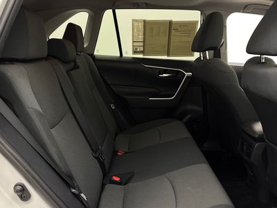 2019 Toyota RAV4 — photo 31 view