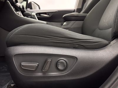 2019 Toyota RAV4 — photo 13 view