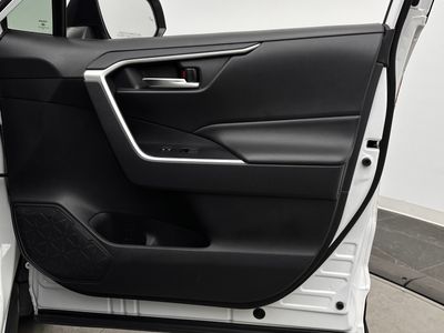 2019 Toyota RAV4 — photo 32 view