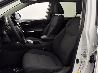 2019 Toyota RAV4 — photo 14 view