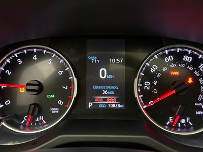 2019 Toyota RAV4 — photo 18 view