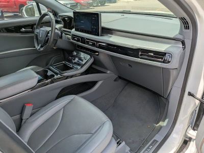 2023 Lincoln Nautilus — photo 8 view