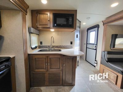 2018 Forest River Rockwood Ultra Lite - Photo 10