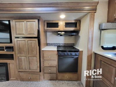 2018 Forest River Rockwood Ultra Lite - Photo 9