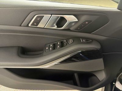 2026 BMW X5 xDrive40i — photo 13 view