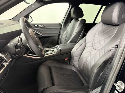 2026 BMW X5 xDrive40i — photo 11 view