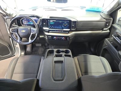 2025 Chevrolet Silverado 2500HD — photo 12 view