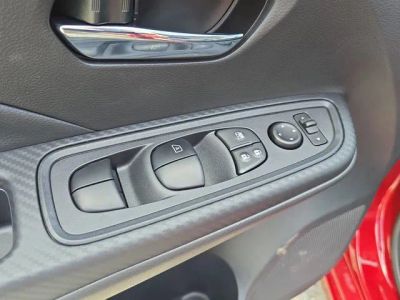 2025 Nissan Versa — photo 18 view