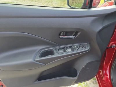 2025 Nissan Versa — photo 17 view