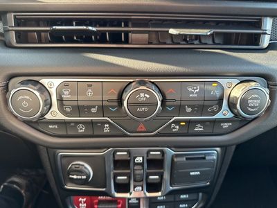 2026 Jeep Gladiator — photo 14 view