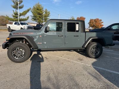 2026 Jeep Gladiator — photo 11 view