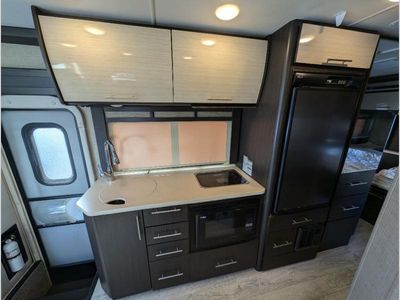 2018 Thor Motor Coach Compass - Photo 9