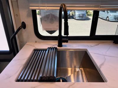 2027 Thor Motor Coach CHATEAU — photo 13 view