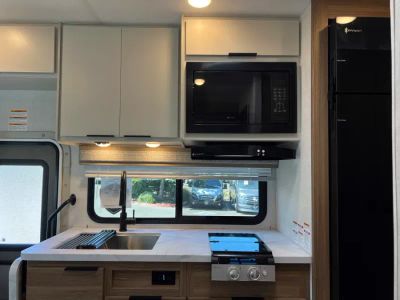 2027 Thor Motor Coach CHATEAU — photo 10 view