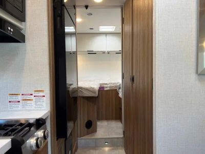 2027 Thor Motor Coach CHATEAU — photo 15 view
