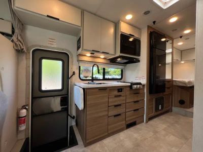 2027 Thor Motor Coach CHATEAU — photo 9 view